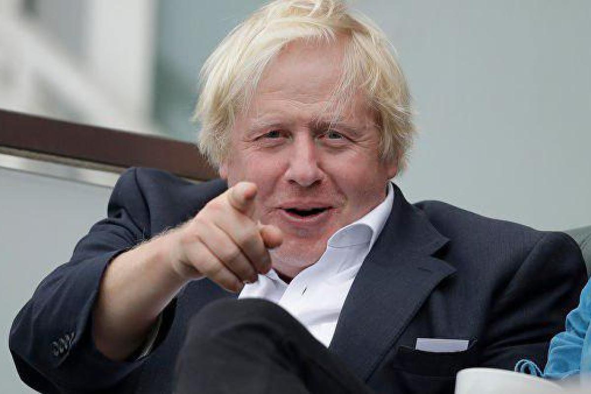 В Британии партия Джонсона уверенно побеждает на выборах В Британии партия Джонсона уверенно побеждает на выборах