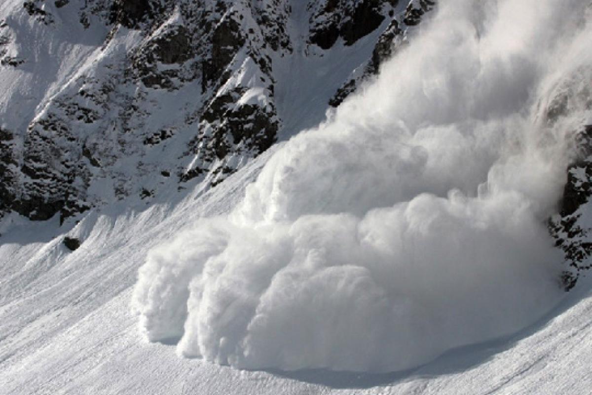 В США снежная лавина обрушилась на горнолыжный курорт: есть жертвы В США снежная лавина обрушилась на горнолыжный курорт: есть жертвы