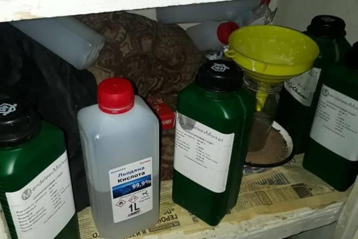 Житель Рубежного организовал в своей квартире нарколабораторию Житель Рубежного организовал в своей квартире нарколабораторию
