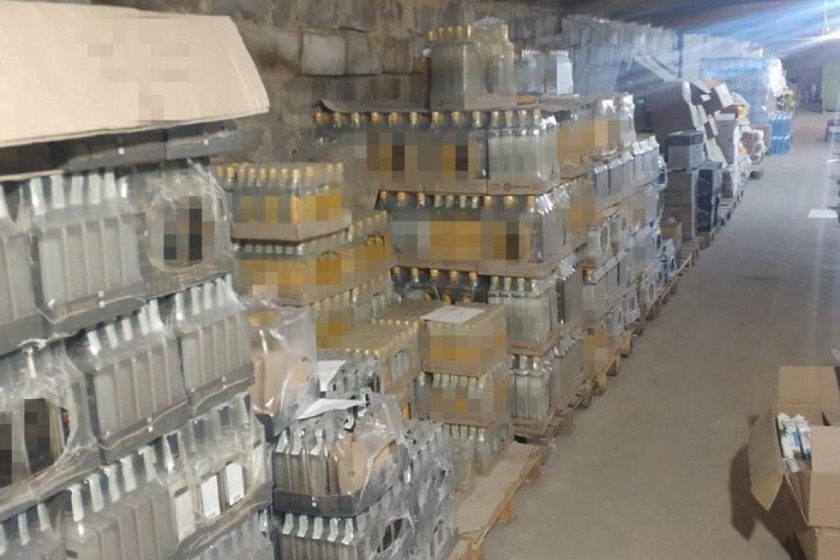 СБУ предотвратила продажу масштабной партии контрафактного алкоголя в районе проведения ООС