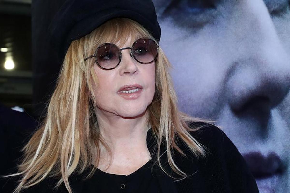 "Девочка-бабушка": Шокированные поклонники не узнали Аллу Пугачеву на свежем селфи "Девочка-бабушка": Шокированные поклонники не узнали Аллу Пугачеву на свежем селфи