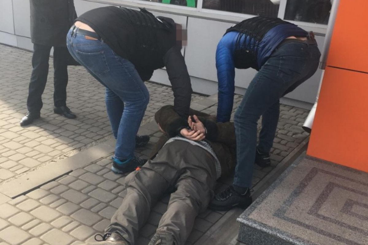 СБУ предотвратила заказное убийство своей сотрудницы: заказчиком оказался экс-супруг женщины СБУ предотвратила заказное убийство своей сотрудницы: заказчиком оказался экс-супруг женщины