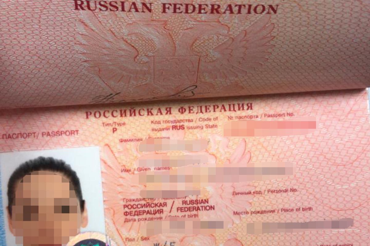 Запретили въезд на 10 лет: В Украину не пустили российскую блогершу