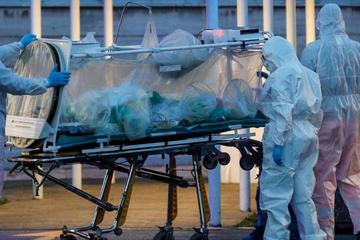 Зеленский предложил по всей Украине застраховать врачей, работающих с больными COVID-19​​​​​​​