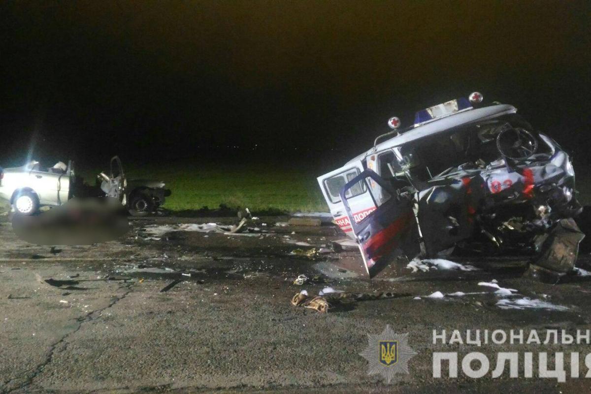 Смертельное ДТП в Харькове с участием "скорой": 3 человека погибли, еще 4 травмированы Смертельное ДТП в Харькове с участием "скорой": 3 человека погибли, еще 4 травмированы
