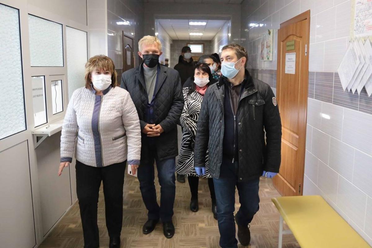 Глава Луганщины проверяет готовность больниц области к борьбе с COVID-19