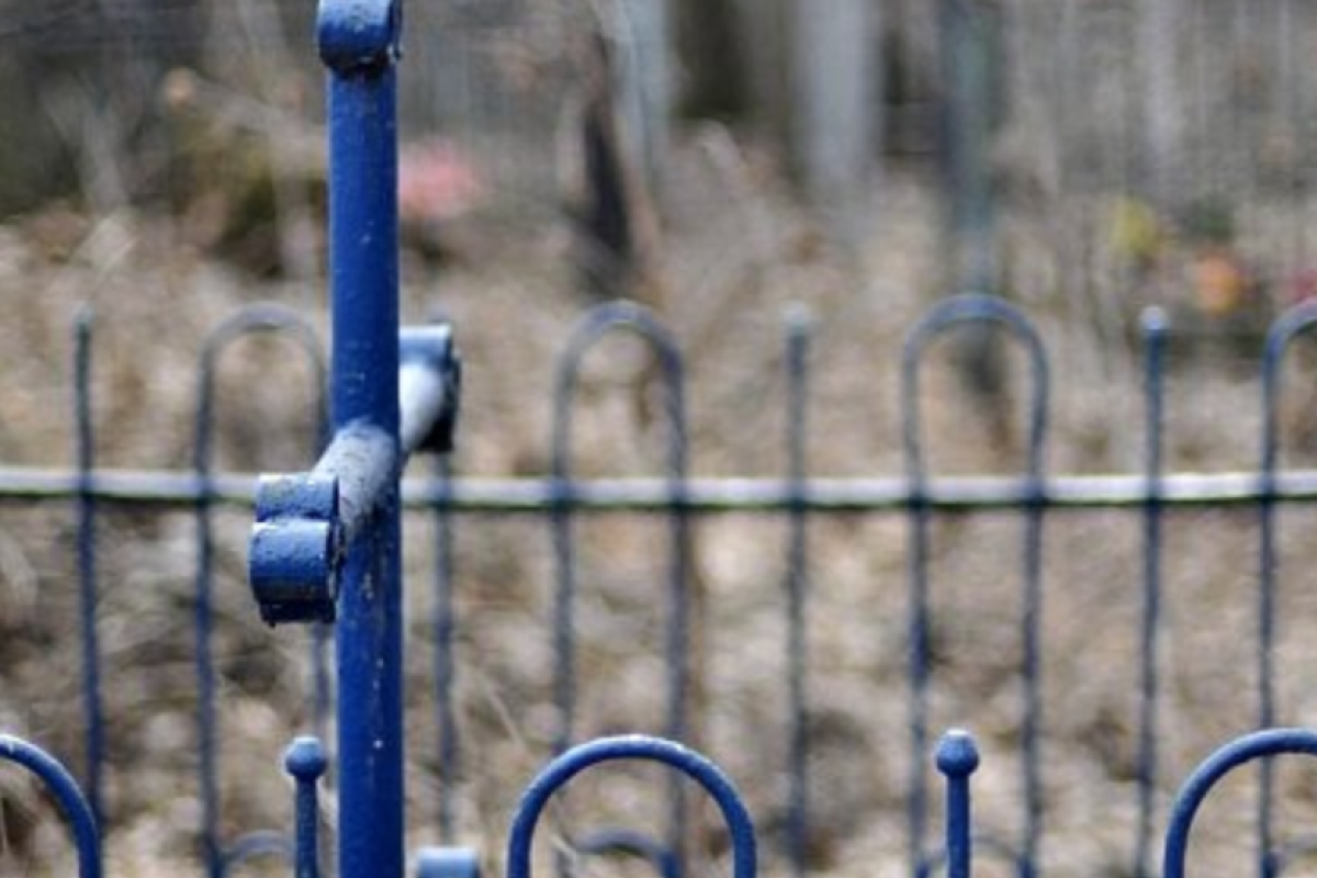 Введен строгий запрет: В Лисичанске кладбища закрыли для посещения