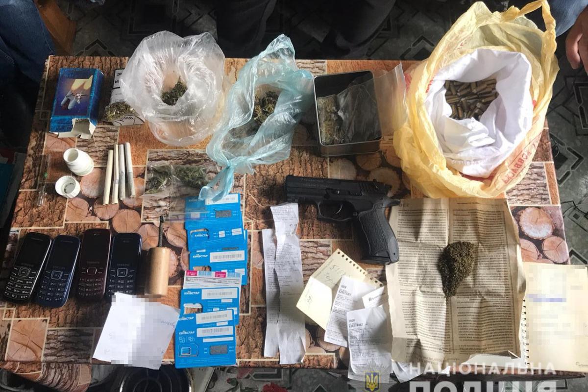 Во Львове полицейский был членом преступной группы, торговавшей наркотиками Во Львове полицейский был членом преступной группы, торговавшей наркотиками