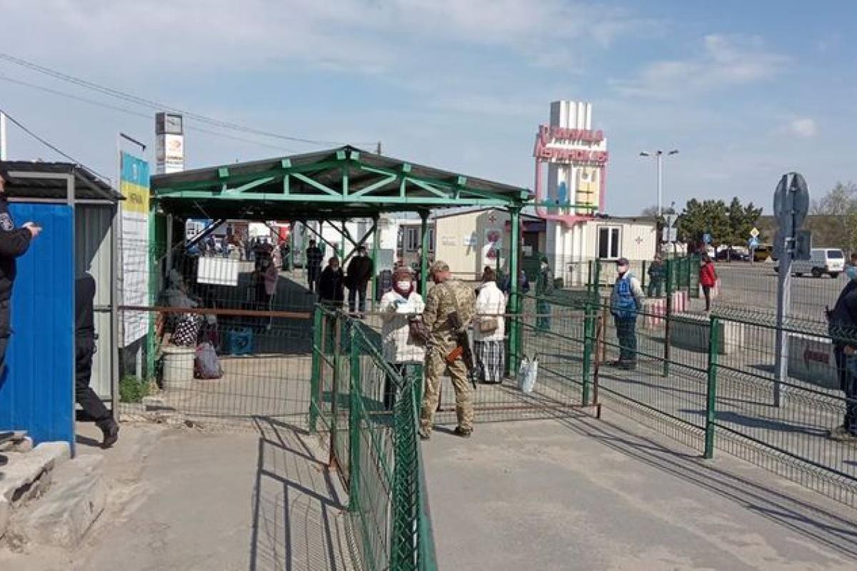 На Донбассе КПВВ готовят к открытию: В Луганской ОГА пока против открытия контрольных пунктов