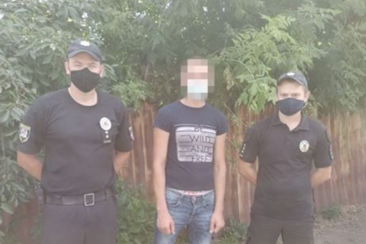 На Луганщині п'яний чоловік зірвав та спалив прапор України: поліція знайшла вандала На Луганщині п'яний чоловік зірвав та спалив прапор України: поліція знайшла вандала