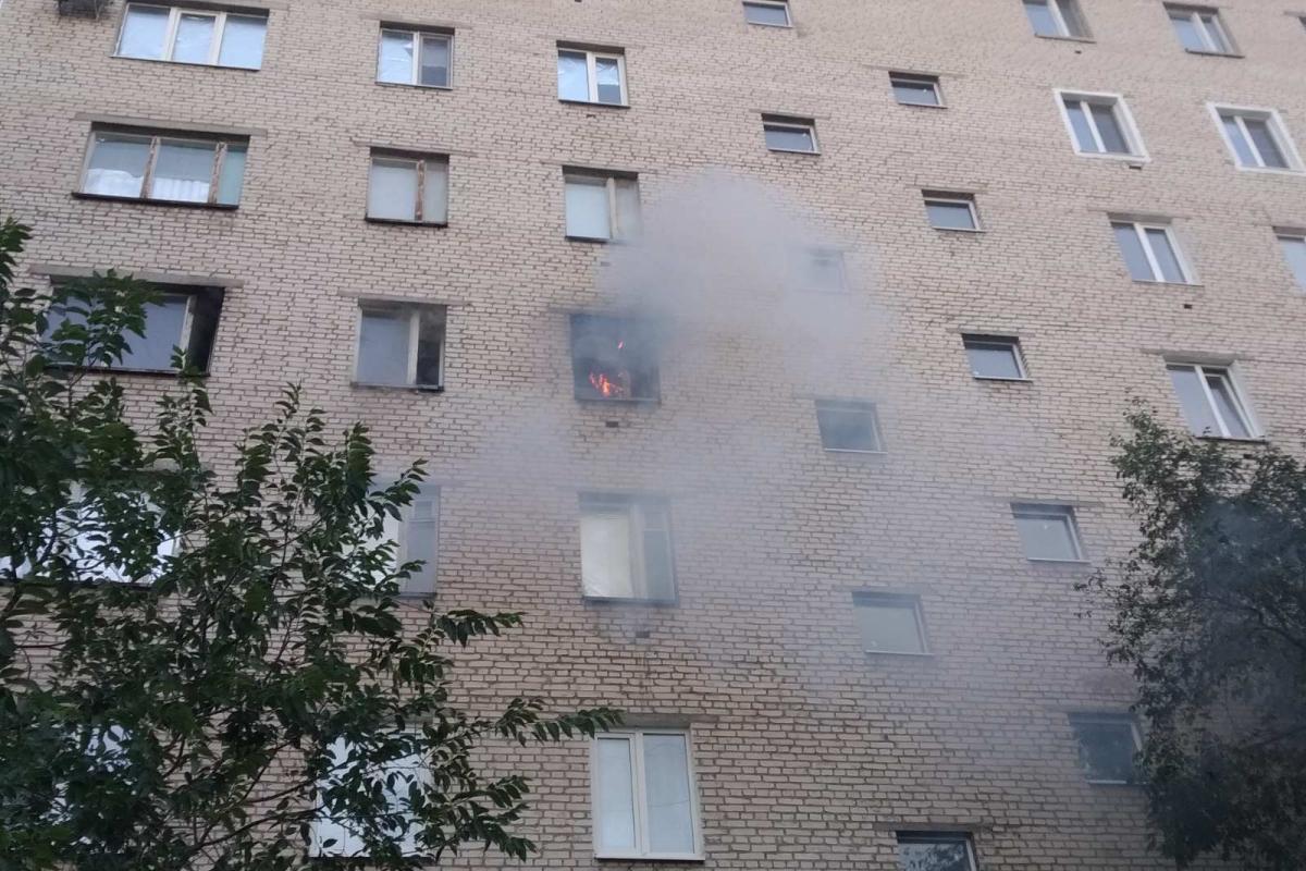 В Северодонецке горела квартира в жилой многоэтажке: спасатели эвакуировали жильцов В Северодонецке горела квартира в жилой многоэтажке: спасатели эвакуировали жильцов
