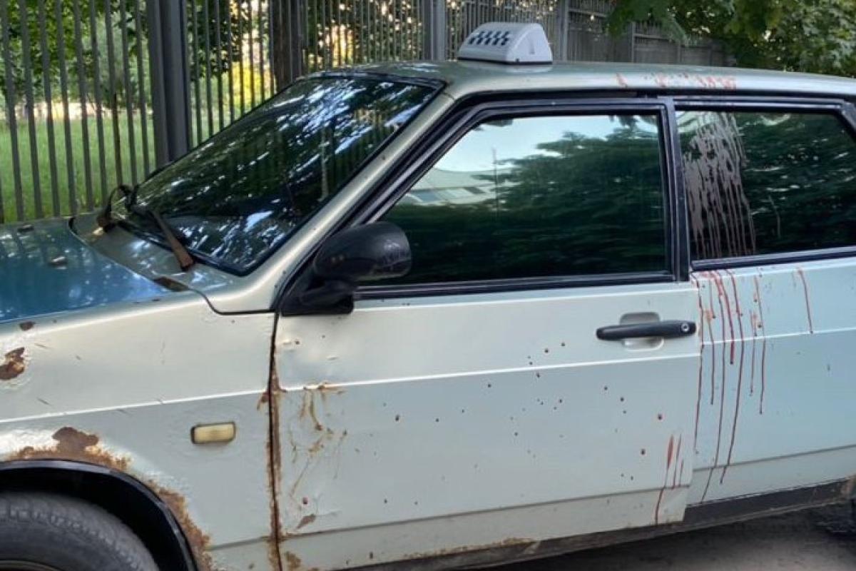У Харкові затримали чоловіка, який вдарив таксиста ножем у шию У Харкові затримали чоловіка, який вдарив таксиста ножем у шию