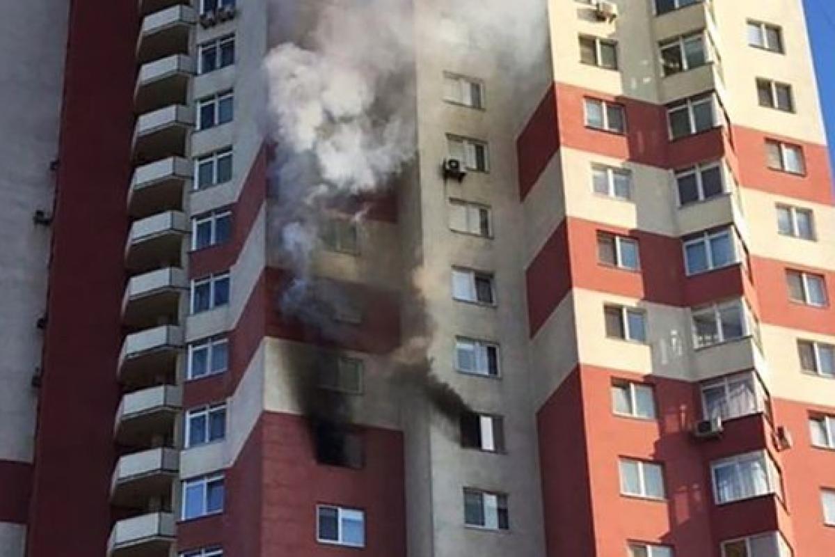 У Києві під час пожежі в житловій висотці були врятовані 2 людини У Києві під час пожежі в житловій висотці були врятовані 2 людини