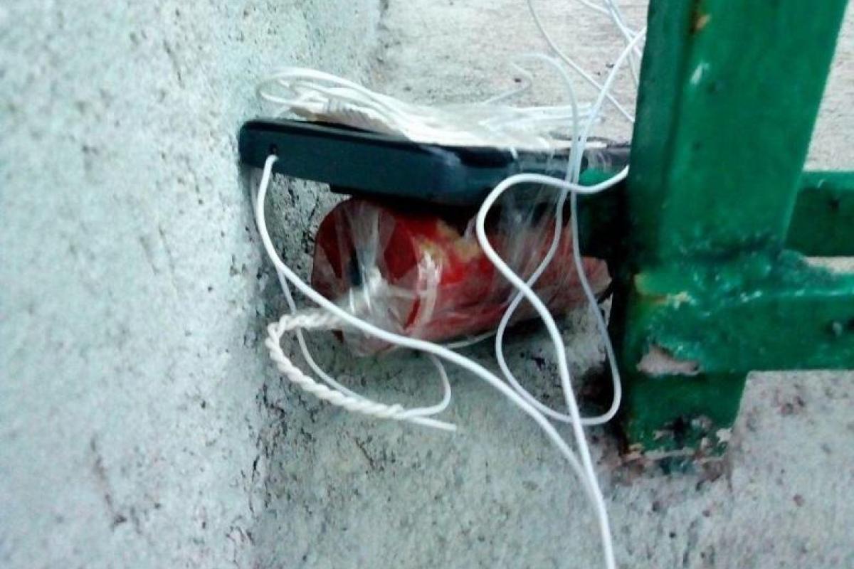 В Киеве у входа в офис ОПЗЖ обнаружено и обезврежено самодельное взрывное устройство В Киеве у входа в офис ОПЗЖ обнаружено и обезврежено самодельное взрывное устройство