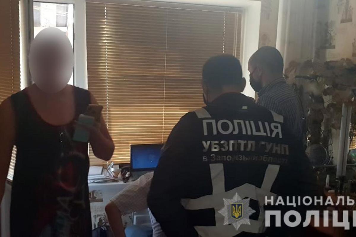 В Запорожье "попалась" женщина, которая занималась распространением видео с детской порнографией В Запорожье "попалась" женщина, которая занималась распространением видео с детской порнографией