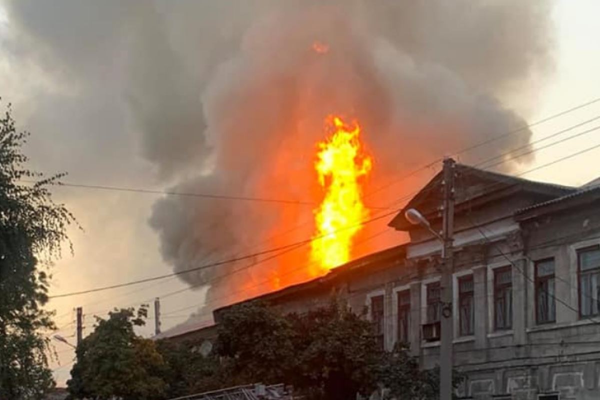 В Харькове пожар в жилом доме унес жизни двух людей В Харькове пожар в жилом доме унес жизни двух людей