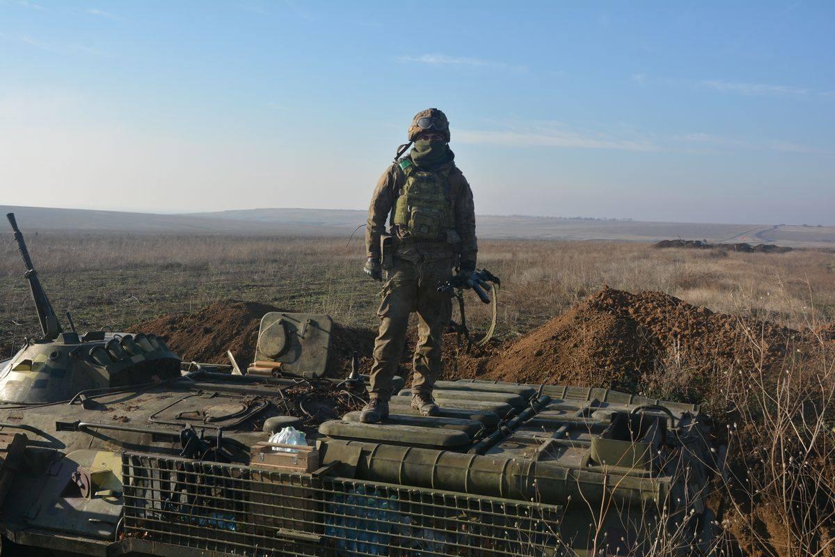 На Донбасі поранений український воїн, окупанти 4 рази порушили "режим тиші" На Донбасі поранений український воїн, окупанти 4 рази порушили "режим тиші"