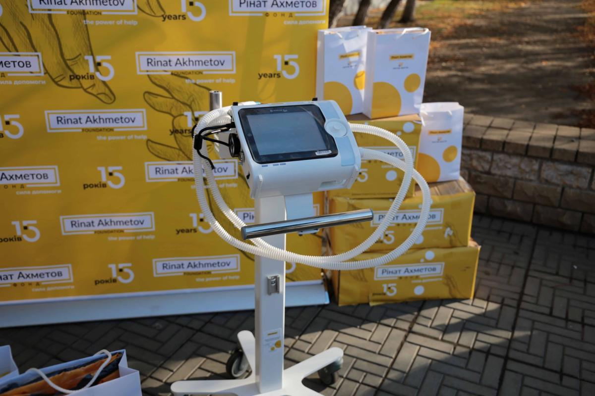 Боротьба з COVID-19 триває: лікарні Лисичанська отримали сучасні апарати ШВЛ Боротьба з COVID-19 триває: лікарні Лисичанська отримали сучасні апарати ШВЛ