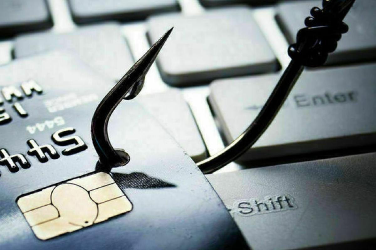 Житель Северодонецка обчистил банковские карты приятеля с помощью украденного телефона Житель Северодонецка обчистил банковские карты приятеля с помощью украденного телефона