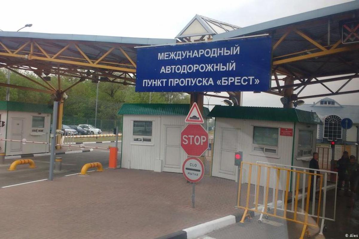 Білорусь закриває наземний кордон на виїзд: кому дозволять покинути країну Білорусь закриває наземний кордон на виїзд: кому дозволять покинути країну