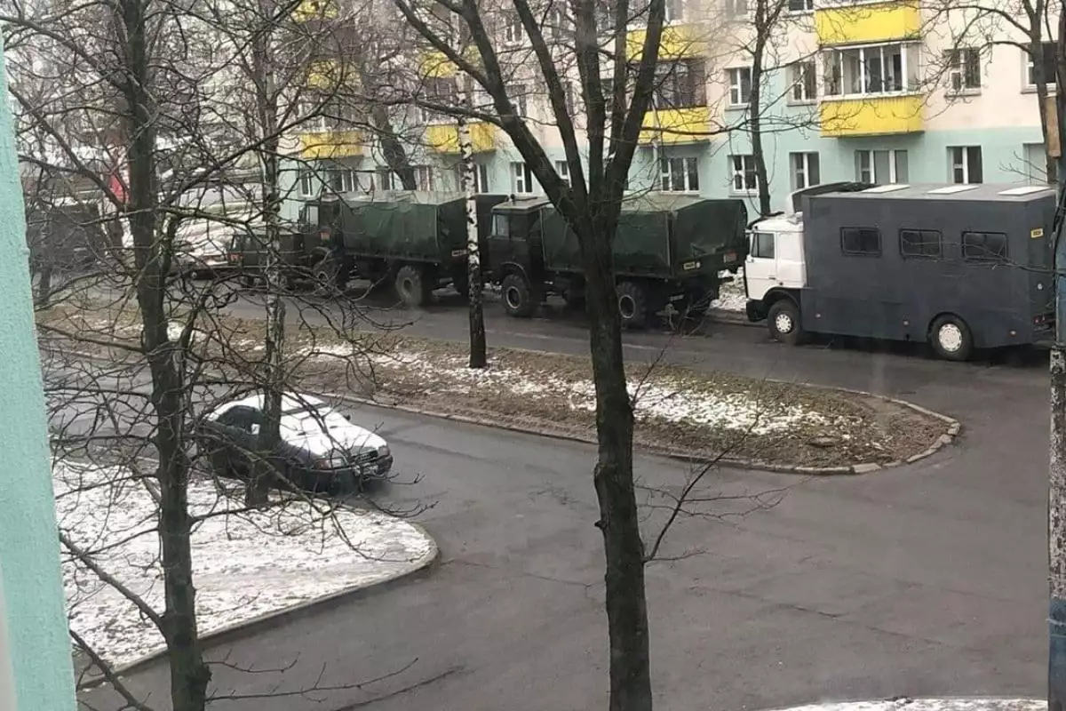 Марш воли в Беларуси: В центр Минска силовики стянули водометы, автозаки и броневики Марш воли в Беларуси: В центр Минска силовики стянули водометы, автозаки и броневики