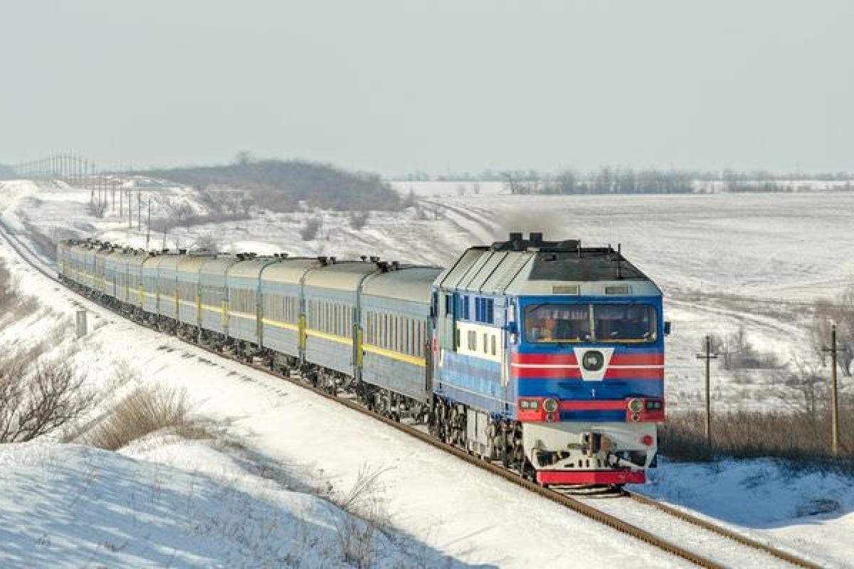 "Укрзалізниця" на свята призначила 3 додаткових поїзди в популярних напрямках "Укрзалізниця" на свята призначила 3 додаткових поїзди в популярних напрямках