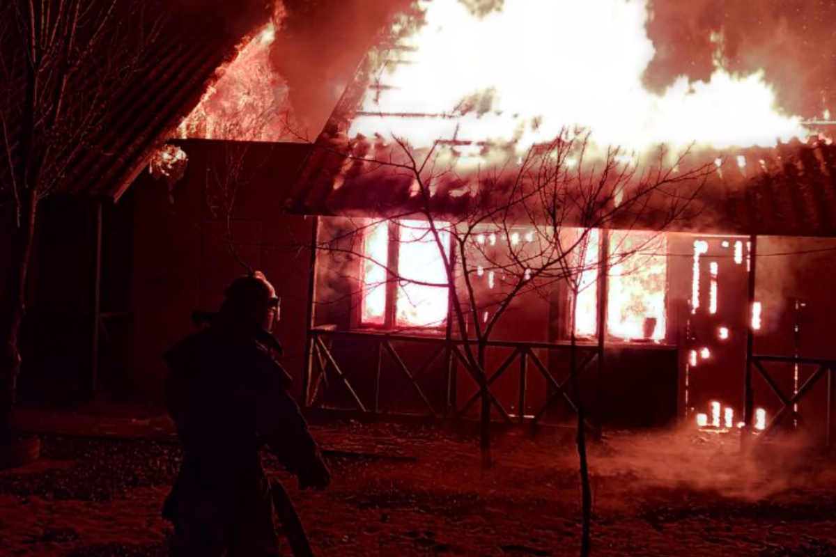 В Одеській області невідомі підпалили базу відпочинку у Затоці В Одеській області невідомі підпалили базу відпочинку у Затоці