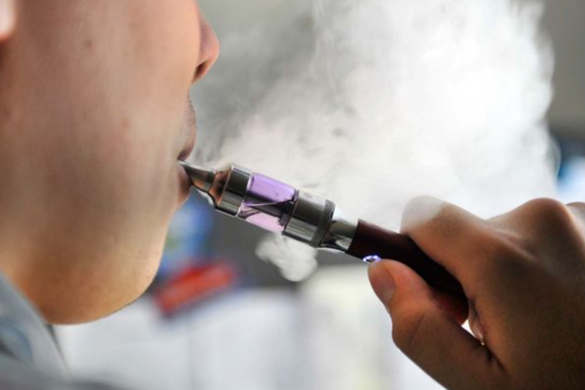 В Украине запретили продавать электронные сигареты несовершеннолетним В Украине запретили продавать электронные сигареты несовершеннолетним