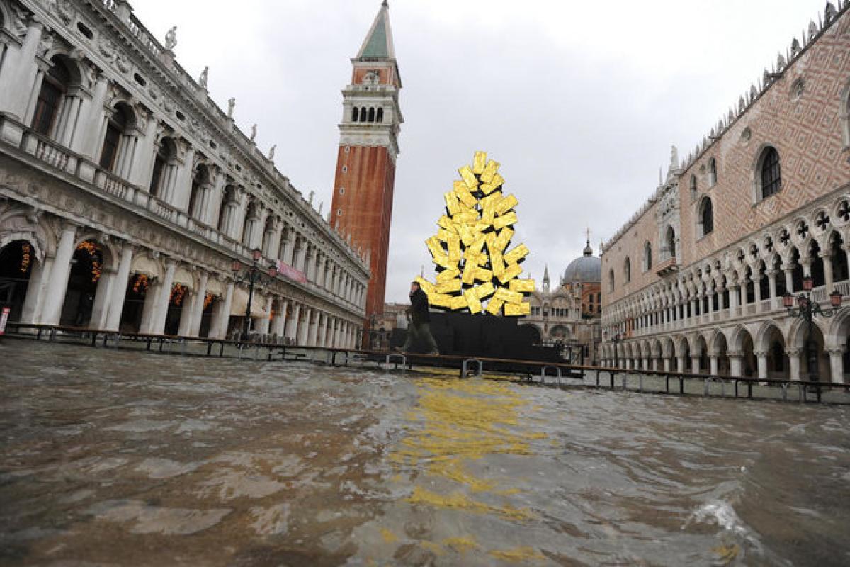 Венеция ушла под воду: кадры из затопленного города