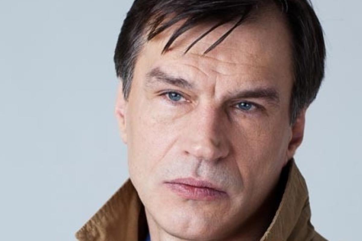 Умер российский актер Денис Карасев: названа предварительная причина смерти​​​​​​​