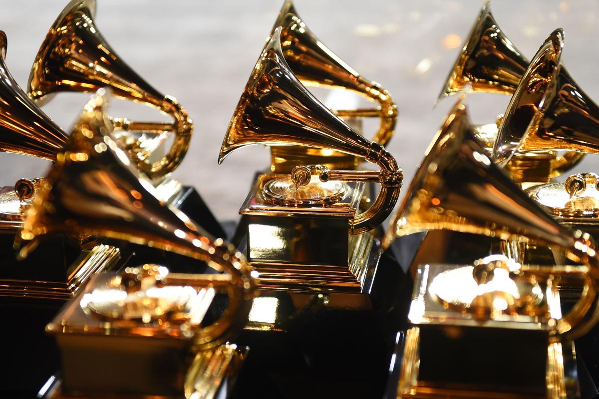 Церемония вручения премии Grammy перенесена из-за пандемии COVID-19 Церемония вручения премии Grammy перенесена из-за пандемии COVID-19