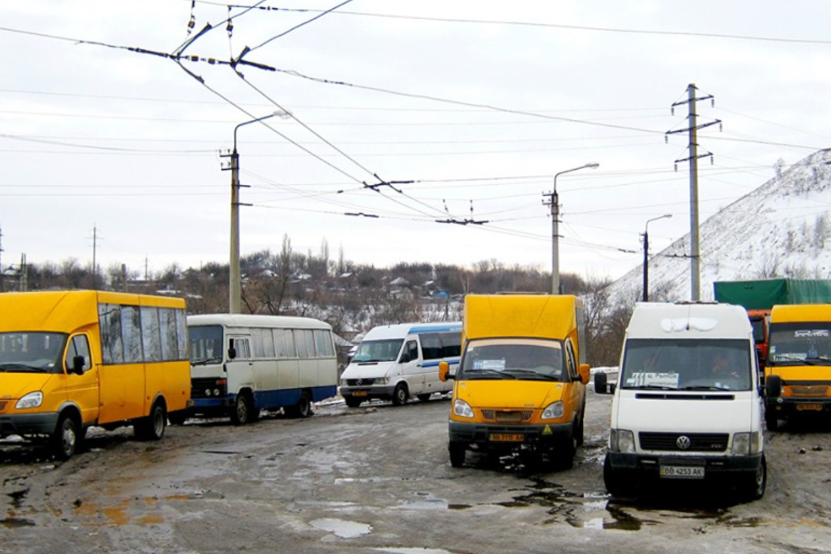 "Охреніли!": У Лисичанську водії вимагають підняти вартість проїзду у маршрутках до 10 грн "Охреніли!": У Лисичанську водії вимагають підняти вартість проїзду у маршрутках до 10 грн