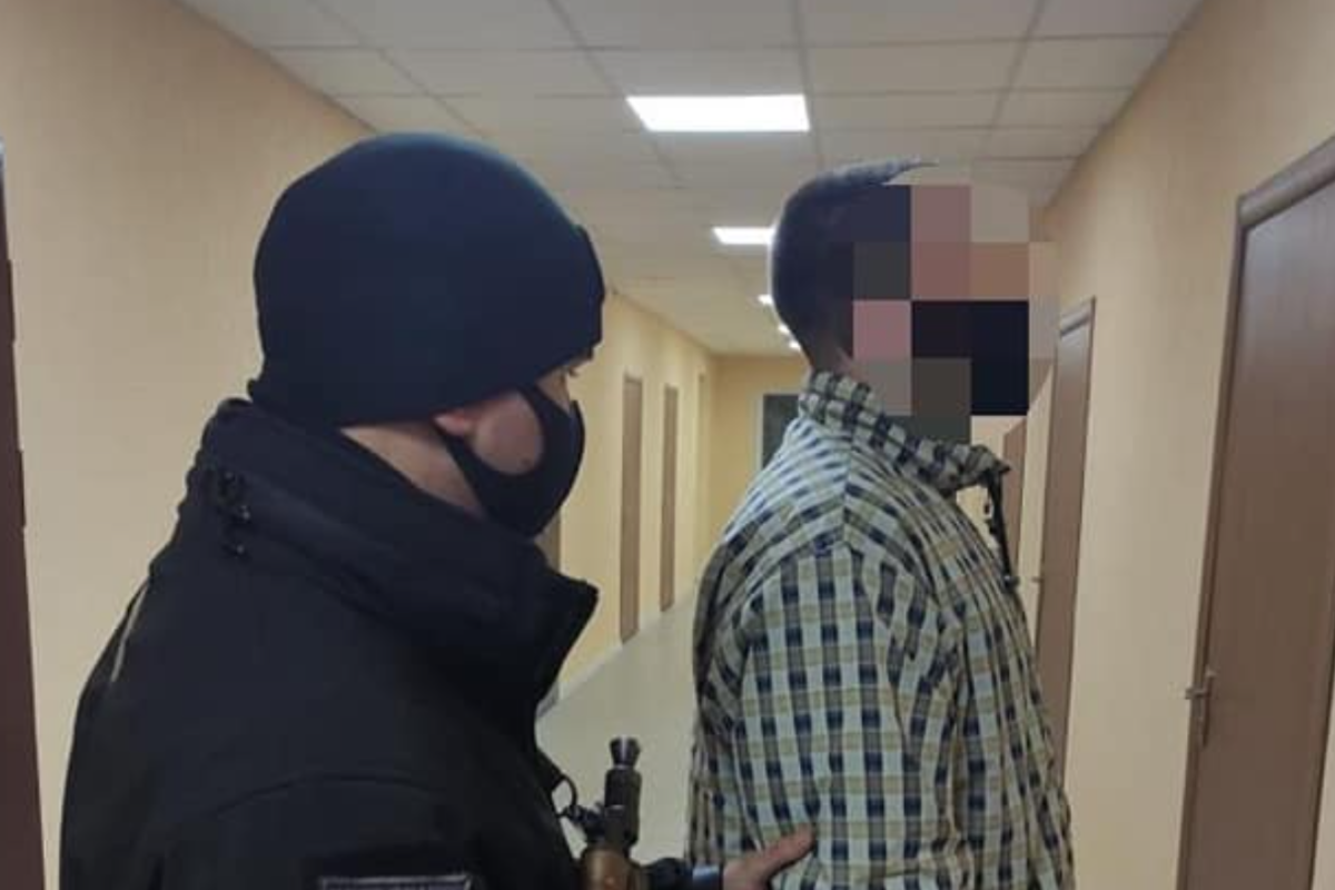 Сімейний "бізнес": У Сєвєродонецьку спіймали двох братів-грабіжників Сімейний "бізнес": У Сєвєродонецьку спіймали двох братів-грабіжників