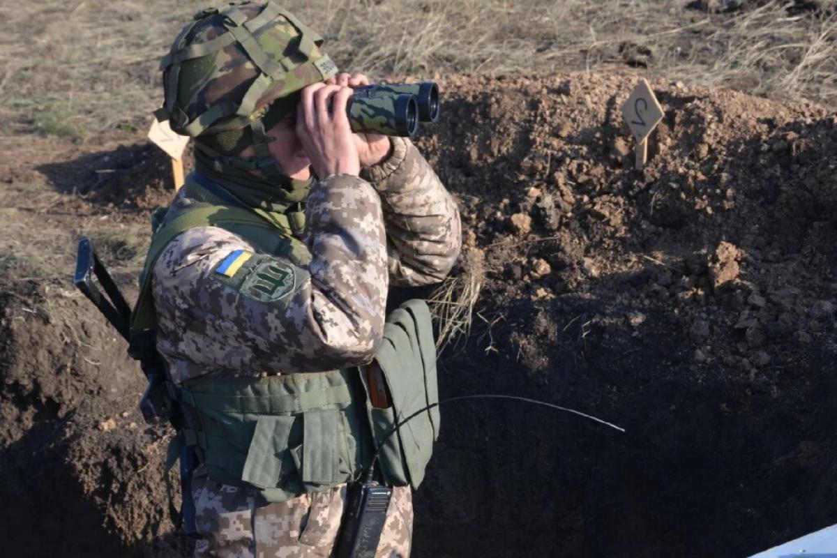 На Донбасі окупанти 4 рази порушили режим припинення вогню, поранений український воїн На Донбасі окупанти 4 рази порушили режим припинення вогню, поранений український воїн
