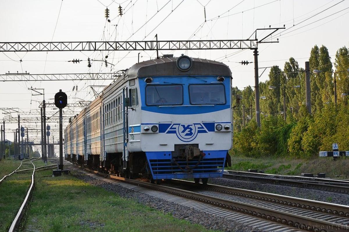 "Укрзалізниця" назвала топові напрямки на травневі свята: поїзд "Лисичанськ - Ужгород" лідер за популярністю "Укрзалізниця" назвала топові напрямки на травневі свята: поїзд "Лисичанськ - Ужгород" лідер за популярністю