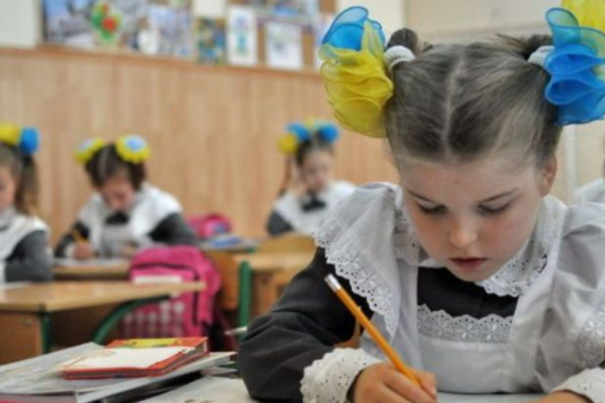 В Украине изменились правила зачисления в 1 классы: что следует знать родителям В Украине изменились правила зачисления в 1 классы: что следует знать родителям