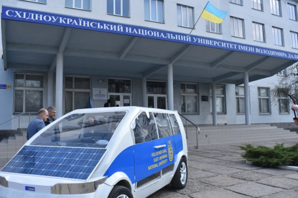 У Сєвєродонецьку презентували макет електромобіля на ім'я Єва У Сєвєродонецьку презентували макет електромобіля на ім'я Єва