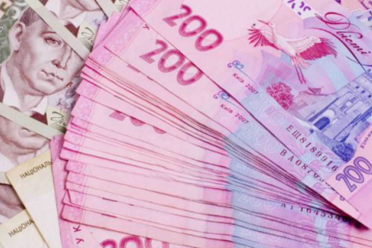 В Україні визначили розмір разової грошової допомоги: хто отримає виплати до 5 травня В Україні визначили розмір разової грошової допомоги: хто отримає виплати до 5 травня