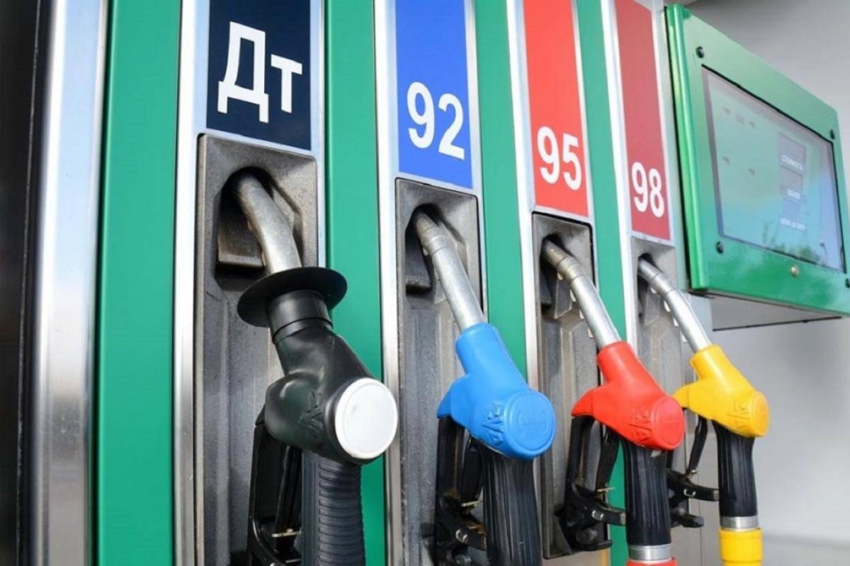 В Україні АЗС зобов'язали знизити вартість палива: якою буде максимальна ціна