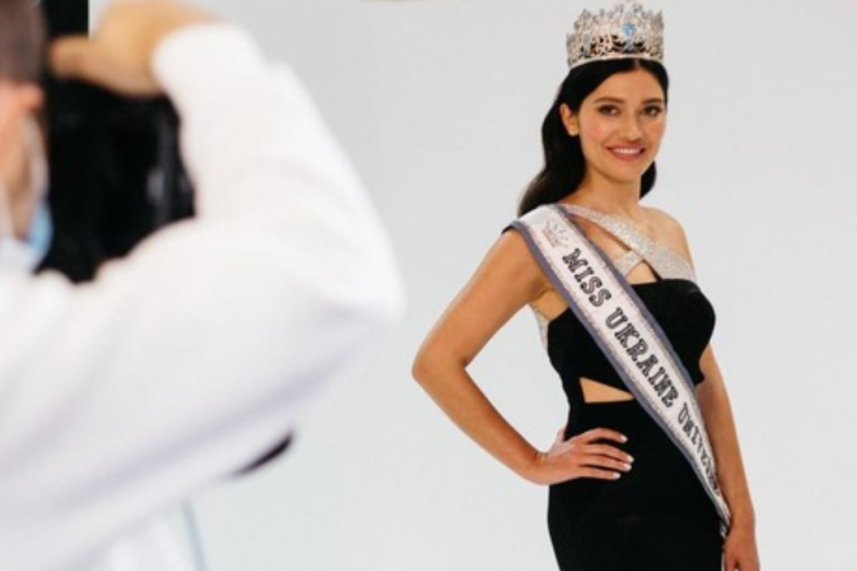 Украинка Елизавета Ястремская улетела на конкурс "Мисс Вселенная" в США Украинка Елизавета Ястремская улетела на конкурс "Мисс Вселенная" в США