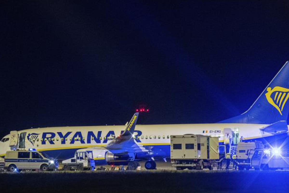 Літак Ryanair здійснив екстрену посадку в Берліні через загрозу вибуху