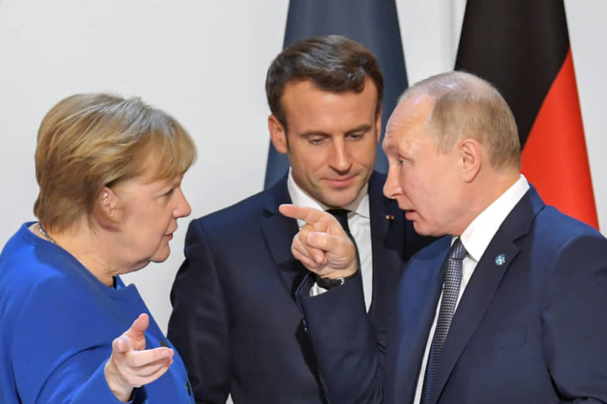 Меркель заявила, что Евросоюз должен вести прямой диалог с Путиным Меркель заявила, что Евросоюз должен вести прямой диалог с Путиным