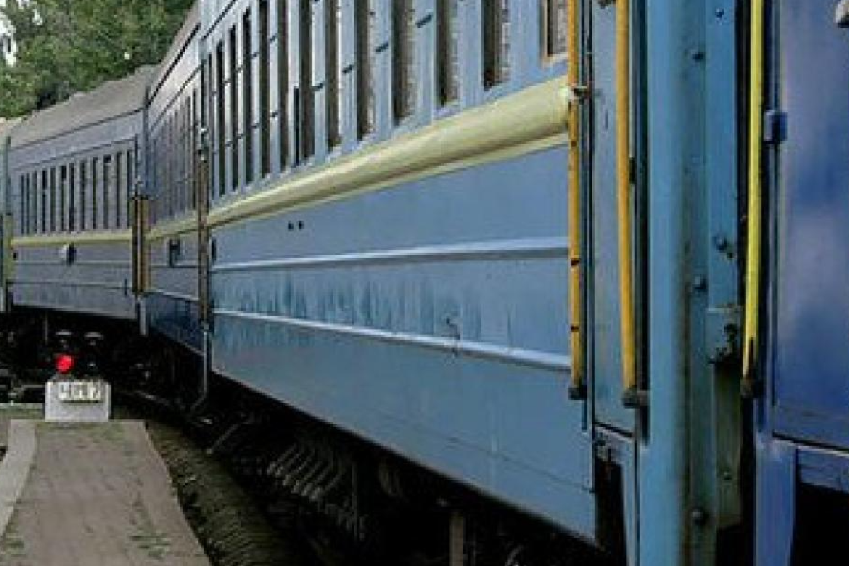 Під Києвом товарний потяг зійшов з рейок: більше 10 пасажирських поїздів йдуть із запізненням Під Києвом товарний потяг зійшов з рейок: більше 10 пасажирських поїздів йдуть із запізненням
