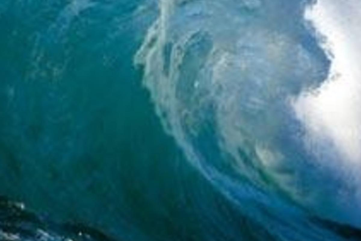 У Китаї потужна хвиля змила у море 17 туристів: врятувати вдалося не всіх У Китаї потужна хвиля змила у море 17 туристів: врятувати вдалося не всіх