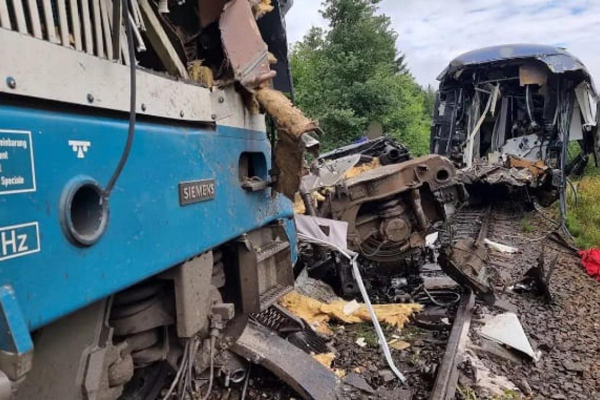 У Чехії зіткнулися пасажирські поїзди: є загиблі У Чехії зіткнулися пасажирські поїзди: є загиблі
