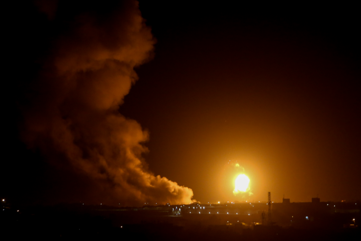 Израиль нанес мощные авиаудары по Сектору Газа Израиль нанес мощные авиаудары по Сектору Газа