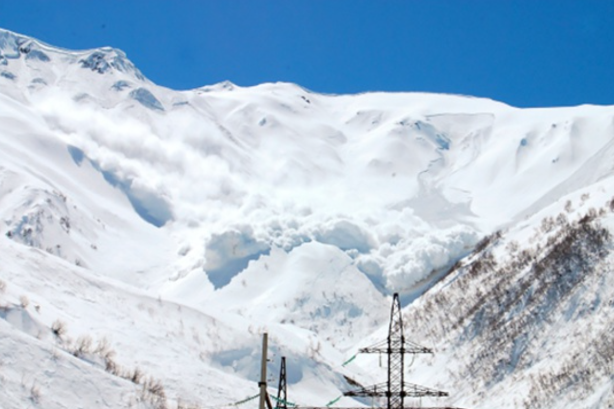 На Кавказе лавина накрыла группу украинских альпинистов: есть пострадавшие На Кавказе лавина накрыла группу украинских альпинистов: есть пострадавшие