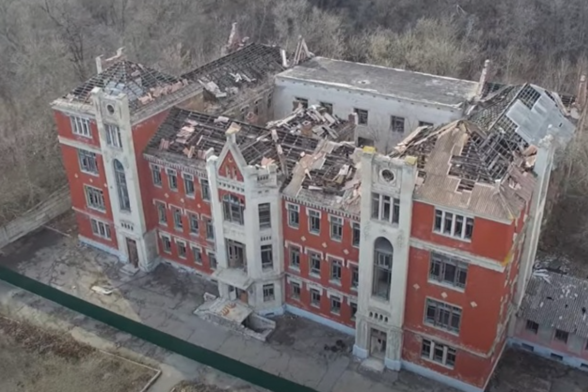 Мультихаб, парк и обсерватория: Что планируют в Лисичанске создать на месте разрушенной бельгийской больницы Мультихаб, парк и обсерватория: Что планируют в Лисичанске создать на месте разрушенной бельгийской больницы