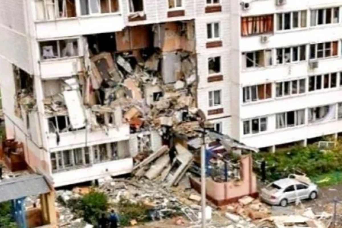 В российском Ногинске возросло число погибших при взрыве в жилом доме: поиски людей продолжаются