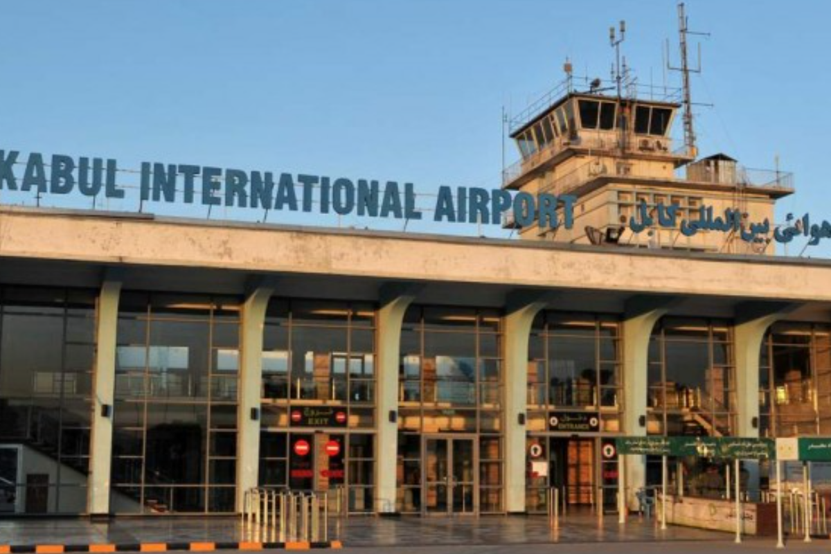 Из Кабула вылетел первый коммерческий рейс: среди пассажиров есть украинцы Из Кабула вылетел первый коммерческий рейс: среди пассажиров есть украинцы